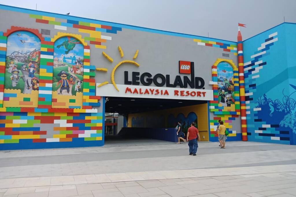 Meridin Medini Home Sweet Home For 5 Pax 3 Mins To Legoland Nusajaya  Exterior photo